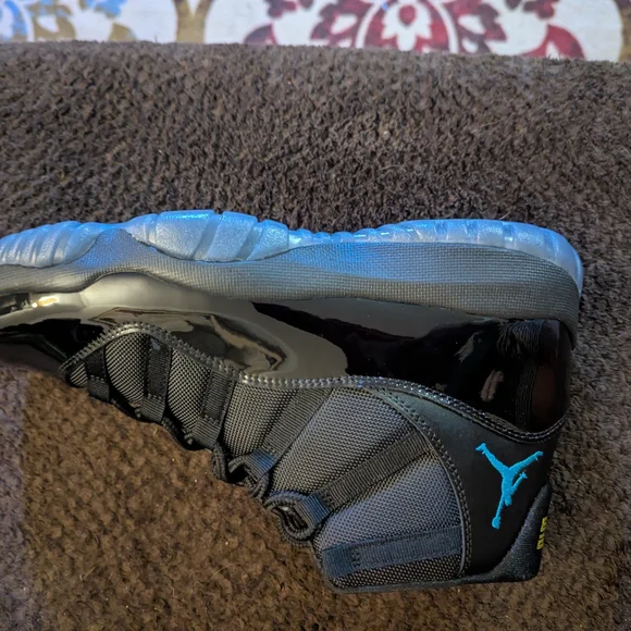 Air Jordan 11 Retro Gamma Sneakers